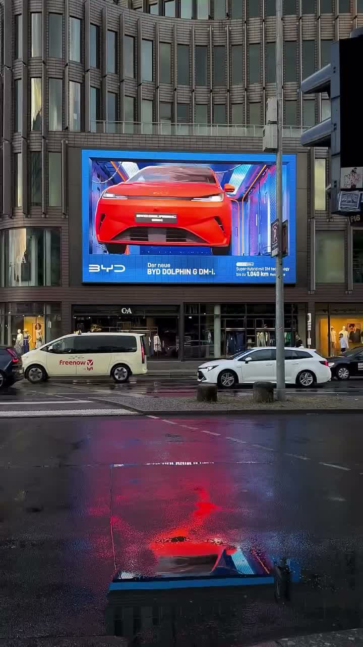 A landmark screen in London