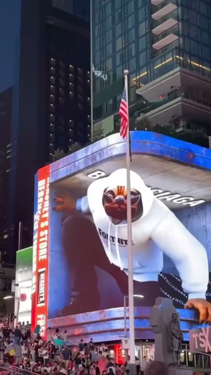 A KOSMO 3D moment on a corner screen in New York